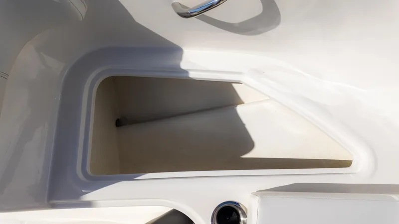 Slide: The Image of Bayliner Element E16 2021 - 14