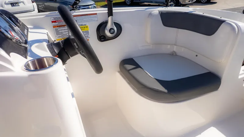 Slide: The Image of Bayliner Element E16 2021 - 18