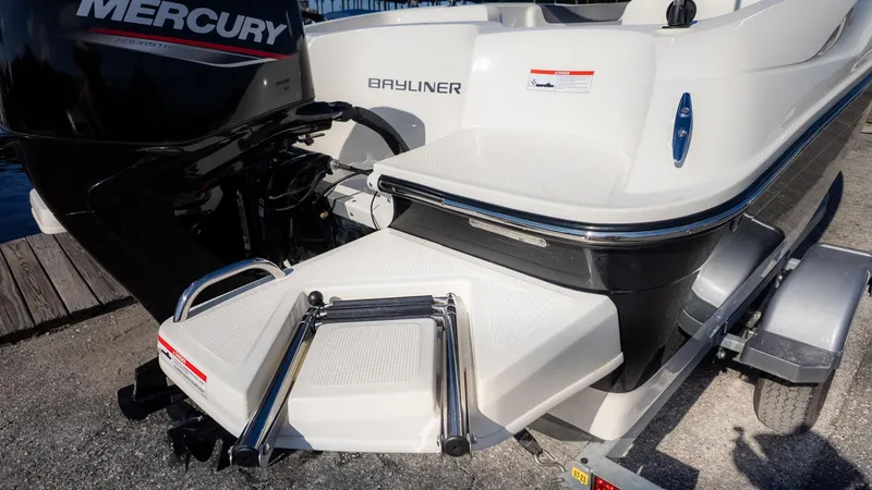 Slide: The Image of Bayliner Element E16 2021 - 5