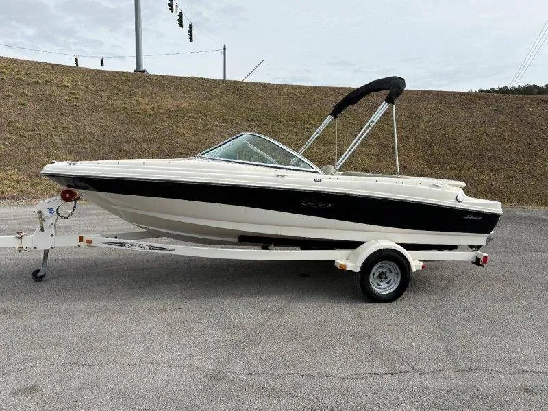 Slide: The Image of Sea Ray 180 Sport 2005 - 17