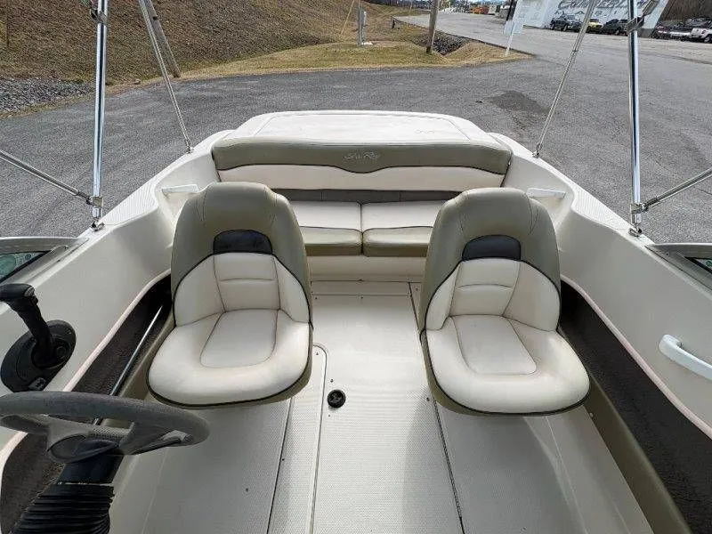 Slide: The Image of Sea Ray 180 Sport 2005 - 19