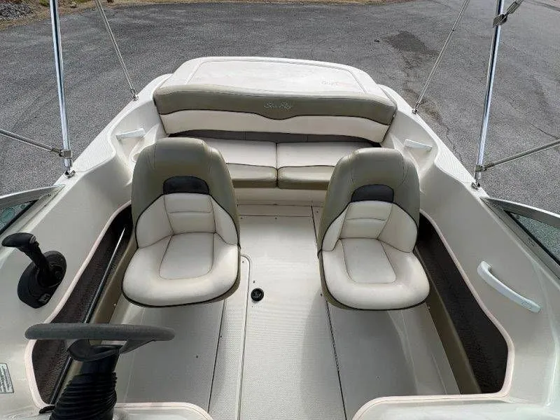 Slide: The Image of Sea Ray 180 Sport 2005 - 31