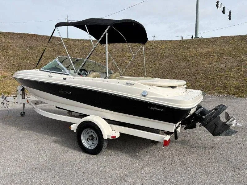 Slide: The Image of Sea Ray 180 Sport 2005 - 36