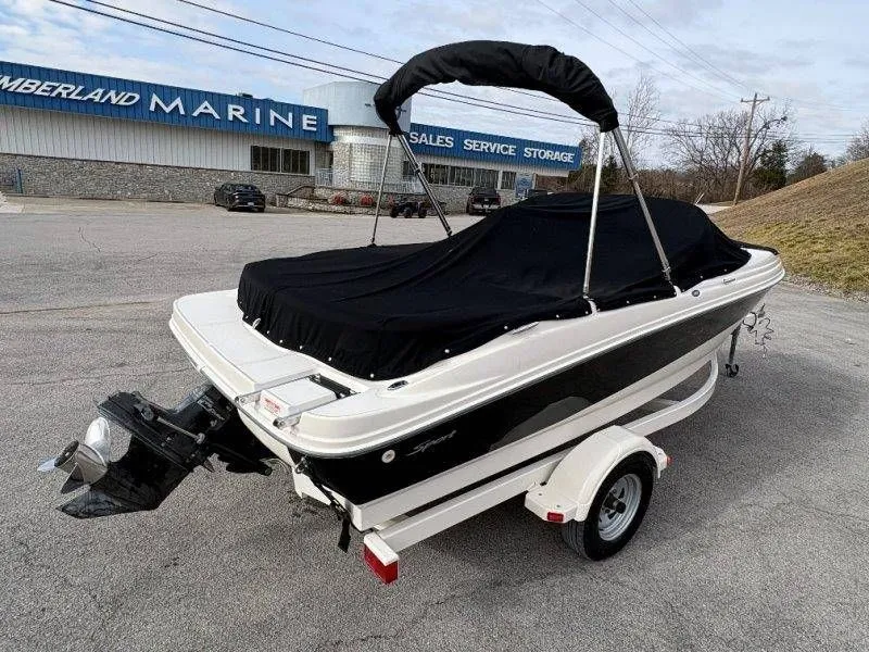 Slide: The Image of Sea Ray 180 Sport 2005 - 47