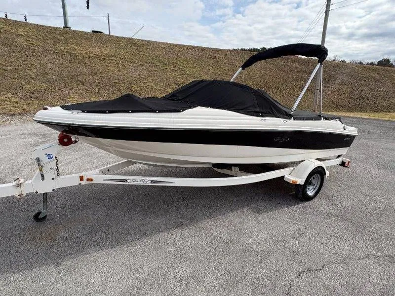 Slide: The Image of Sea Ray 180 Sport 2005 - 52