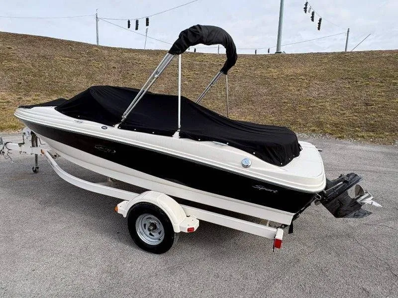 Slide: The Image of Sea Ray 180 Sport 2005 - 53