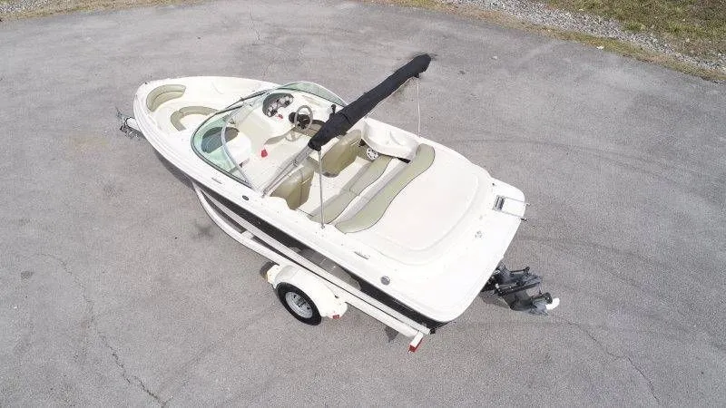 Slide: The Image of Sea Ray 180 Sport 2005 - 6
