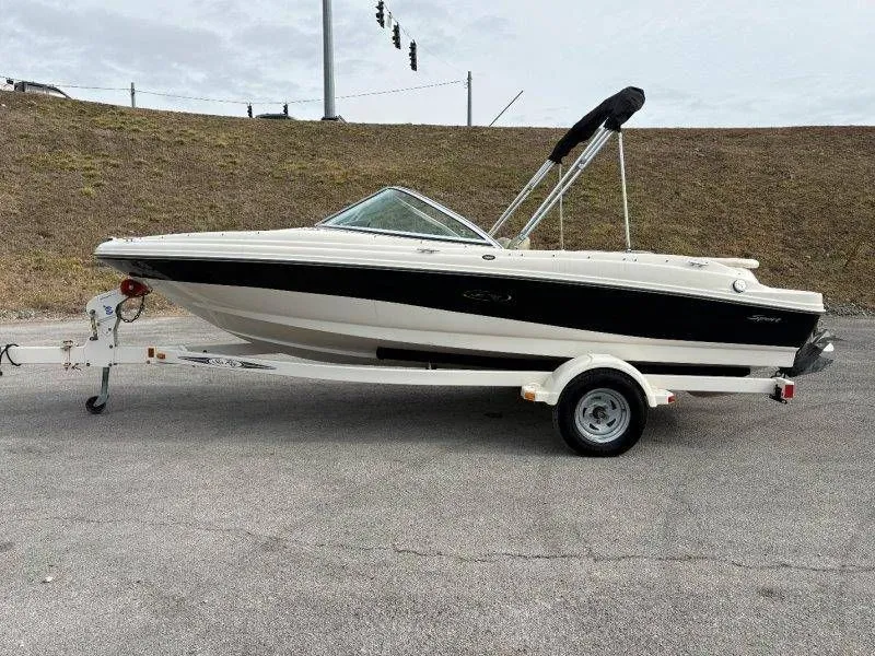 Slide: The Image of Sea Ray 185 Sport 2005 - 16