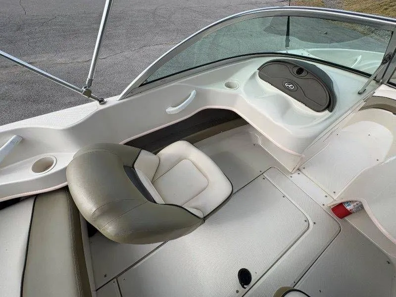 Slide: The Image of Sea Ray 185 Sport 2005 - 28