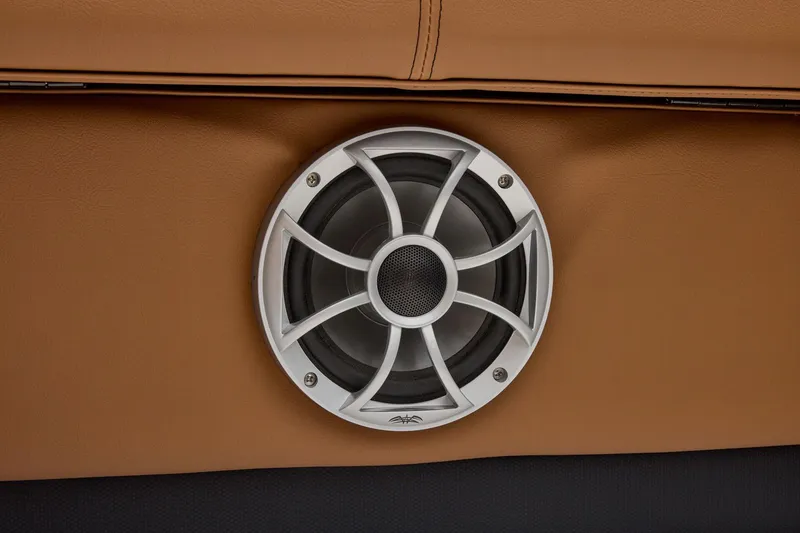 Slide: The Image of Ranger 220F 2026 - 73