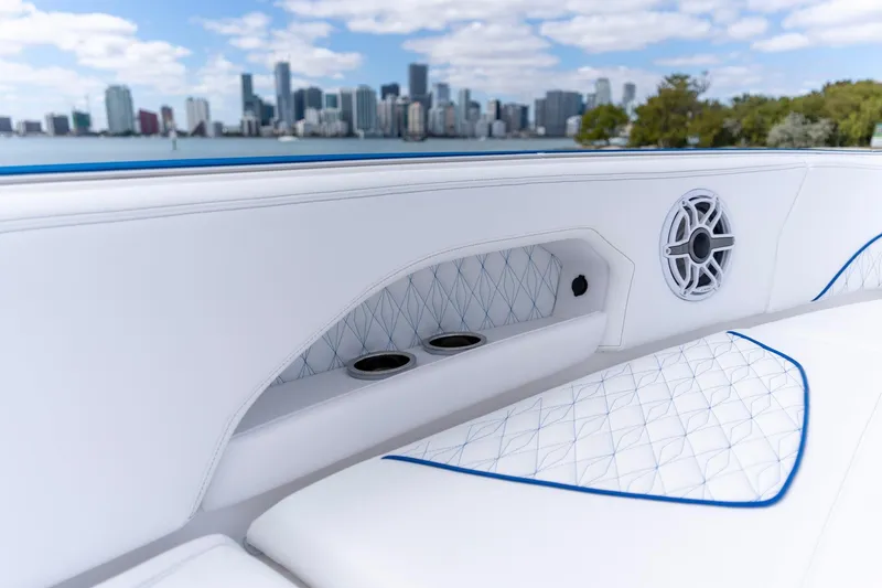 Slide: The Image of Deep Impact 399 Sport 2026 - 18