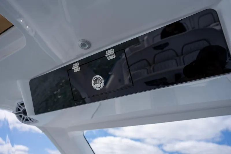 Slide: The Image of Deep Impact 399 Sport 2026 - 22