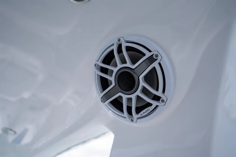 Slide: The Image of Deep Impact 399 Sport 2026 - 31