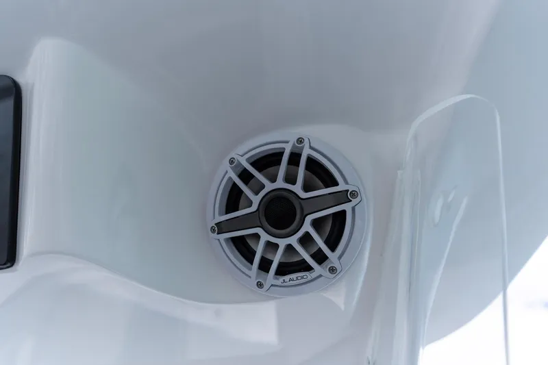 Slide: The Image of Deep Impact 399 Sport 2026 - 32