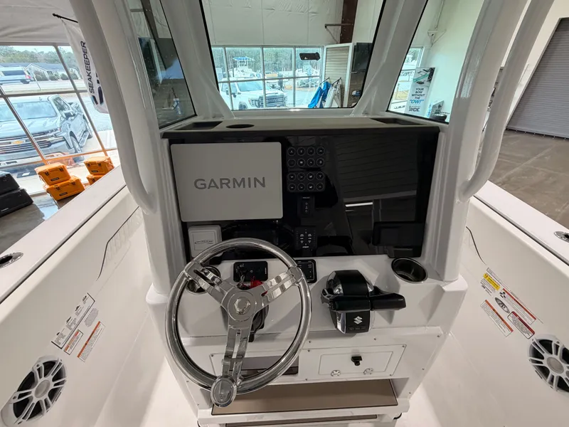 Slide: The Image of Stingray 253 CC 2025 - 12