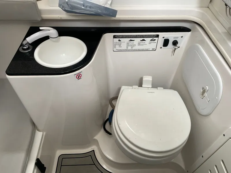 Slide: The Image of Sea Fox 328 Commender 2019 - 82