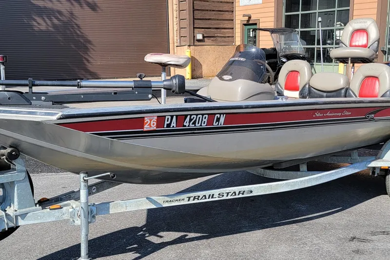 The Image of Tracker Pro Team 175 2003 - undefined