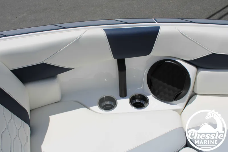 Slide: The Image of Malibu Wakesetter 23 LSV 2024 - 10