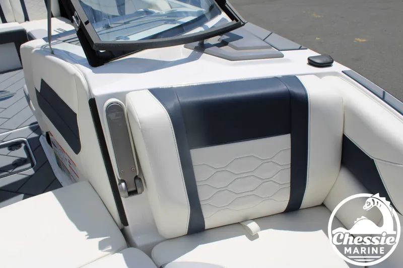Slide: The Image of Malibu Wakesetter 23 LSV 2024 - 15