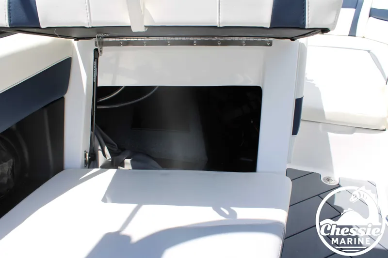 Slide: The Image of Malibu Wakesetter 23 LSV 2024 - 21