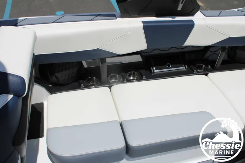 Slide: The Image of Malibu Wakesetter 23 LSV 2024 - 27