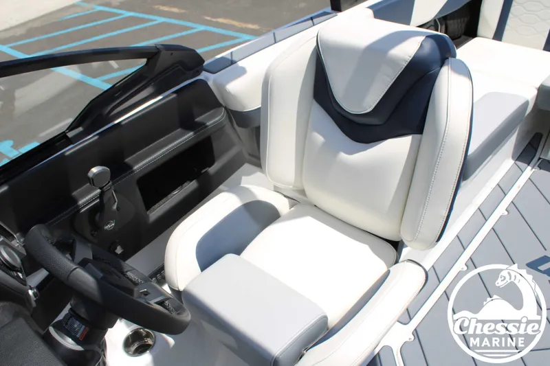 Slide: The Image of Malibu Wakesetter 23 LSV 2024 - 30