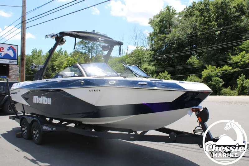 Slide: The Image of Malibu Wakesetter 23 LSV 2024 - 7
