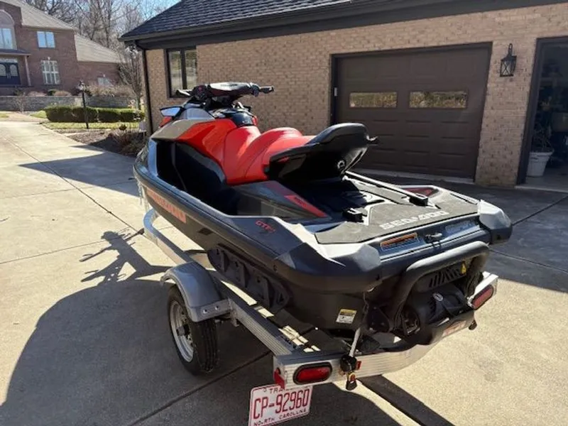 Slide: The Image of Sea-Doo GTI SE 2023 - 6