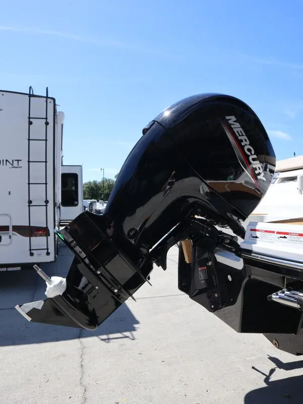Slide: The Image of Bayliner VR6 Outboard 2026 - 10
