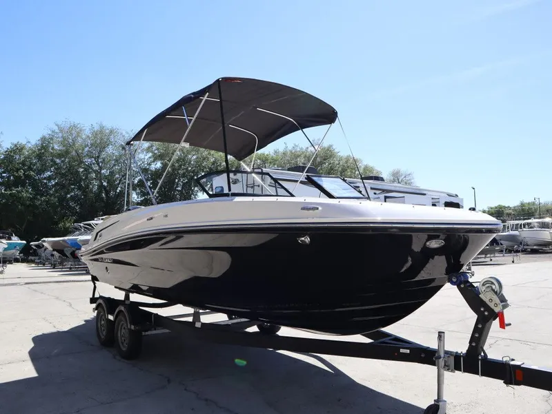 Slide: The Image of Bayliner VR6 Outboard 2026 - 4