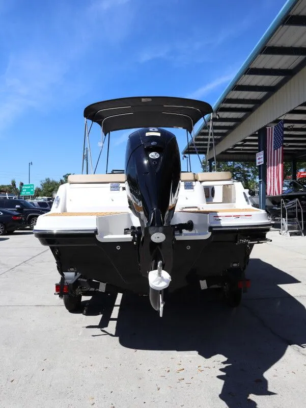 Slide: The Image of Bayliner VR6 Outboard 2026 - 7