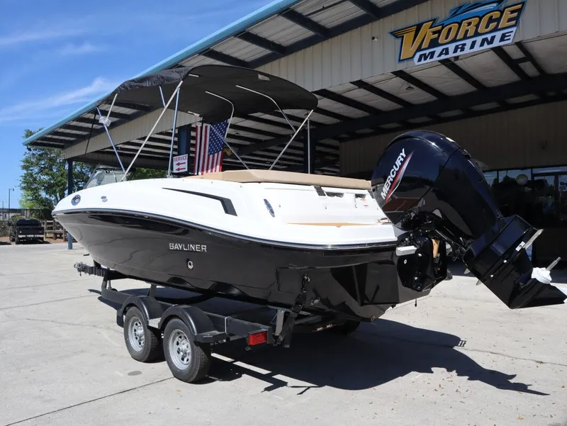 Slide: The Image of Bayliner VR6 Outboard 2026 - 8