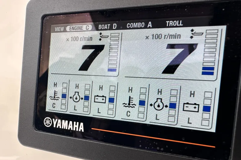 Slide: The Image of Yamaha engine display on 2020 NauticStar 25 XS boat showing RPM and system indicators. - 45