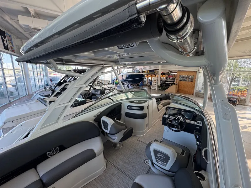 Slide: The Image of Crownline Boats 290SS 2025 - 14