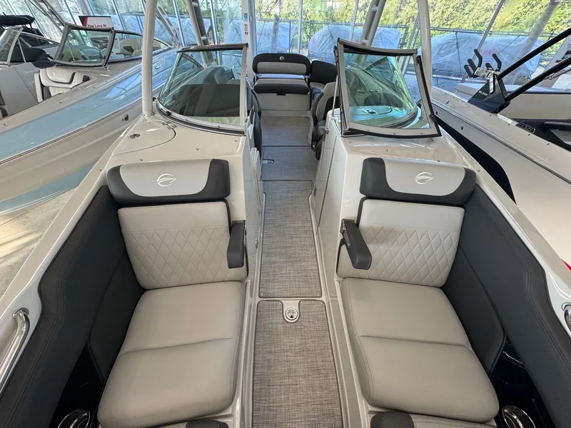 Slide: The Image of Crownline Boats 290SS 2025 - 8
