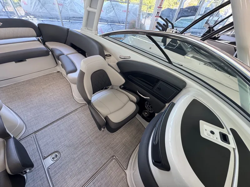 Slide: The Image of Crownline Boats 290SS 2025 - 9