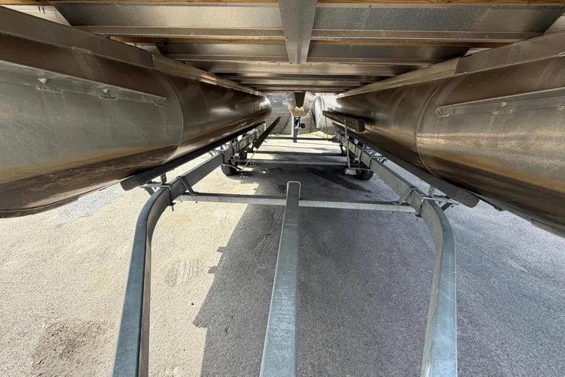 Slide: The Image of Lowe SS 210 2023 - 46