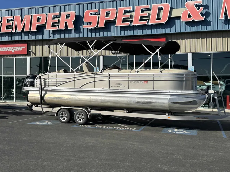 The Image of Bennington 2550 RCL ESP 2013 - 1