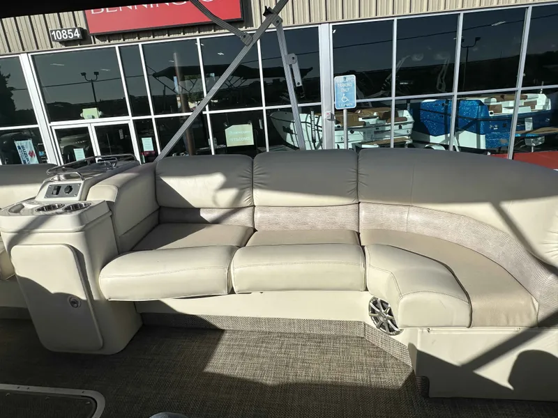 Slide: The Image of Bennington 2550 RCL ESP 2013 - 13