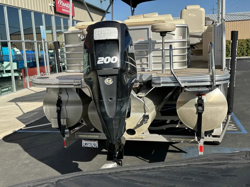 Slide: The Image of Bennington 2550 RCL ESP 2013 - 3