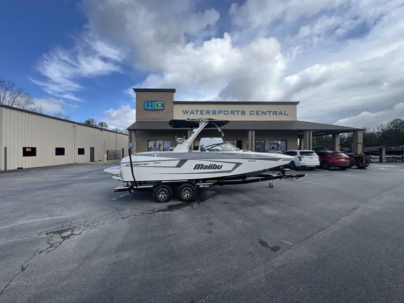 Slide: The Image of Malibu Wakesetter 23 MXZ 2021 - 103