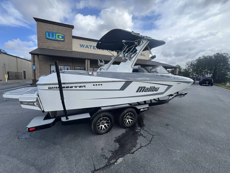 Slide: The Image of Malibu Wakesetter 23 MXZ 2021 - 104
