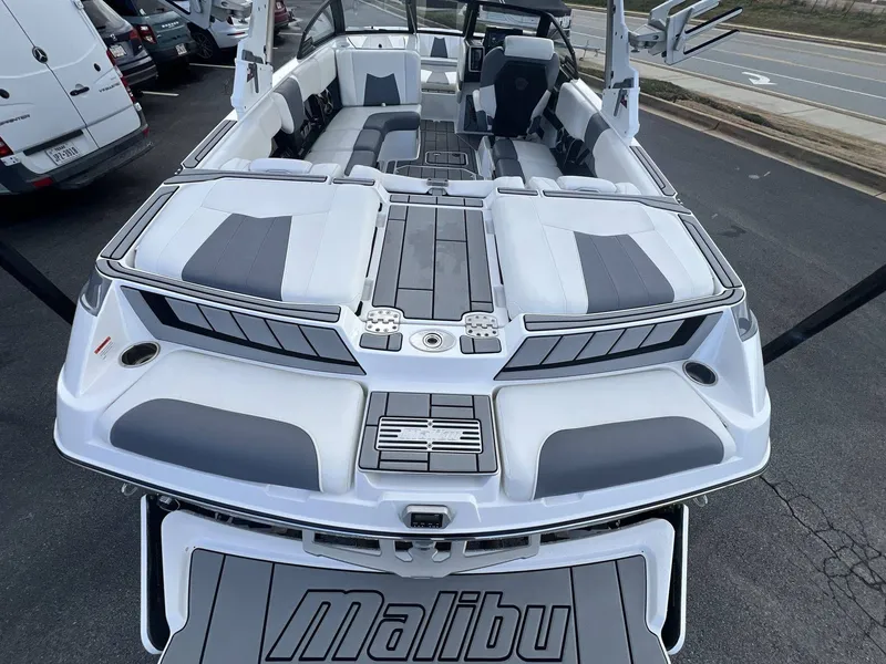 Slide: The Image of Malibu Wakesetter 23 MXZ 2021 - 107