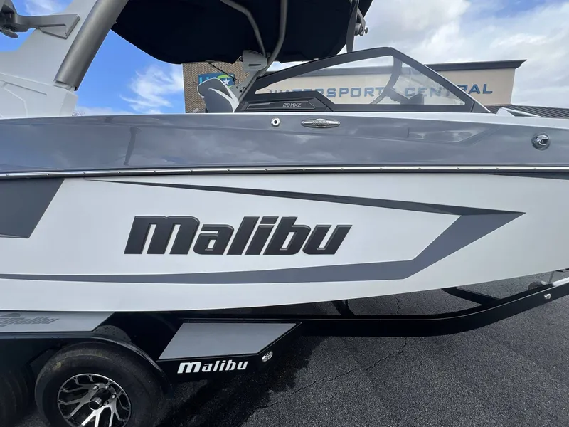 Slide: The Image of Malibu Wakesetter 23 MXZ 2021 - 109