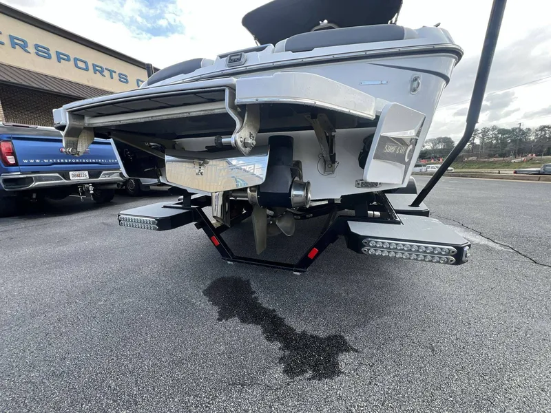 Slide: The Image of Malibu Wakesetter 23 MXZ 2021 - 112