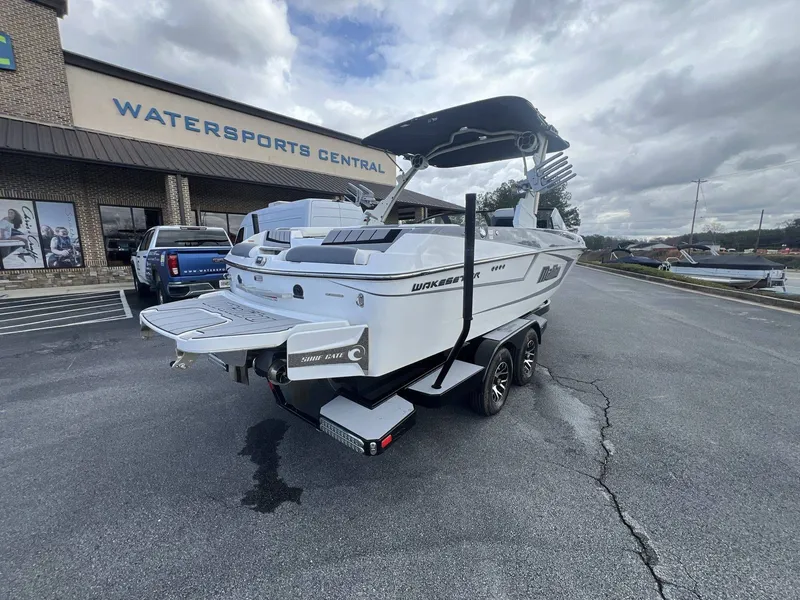 Slide: The Image of Malibu Wakesetter 23 MXZ 2021 - 117