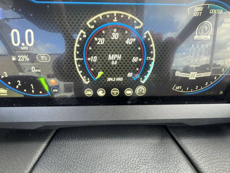 Slide: The Image of Malibu Wakesetter 23 MXZ 2021 - 119