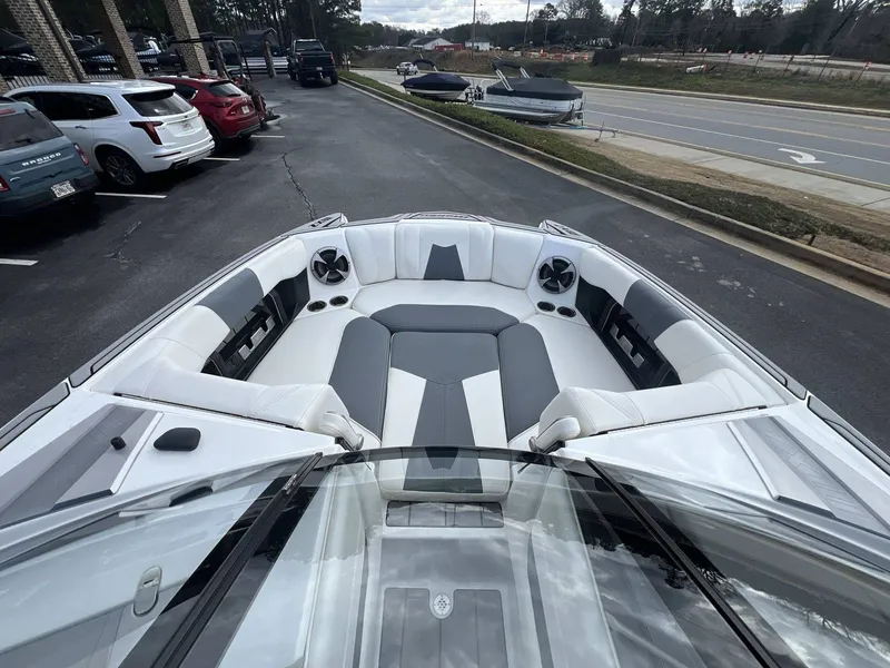 Slide: The Image of Malibu Wakesetter 23 MXZ 2021 - 126