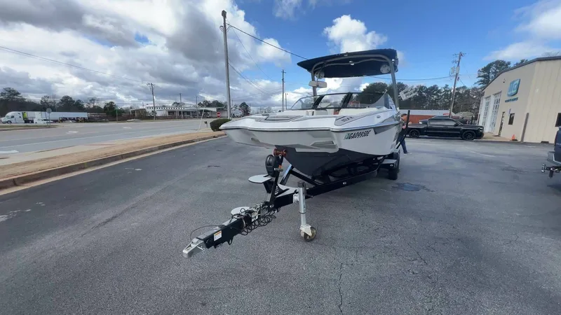 Slide: The Image of Malibu Wakesetter 23 MXZ 2021 - 20