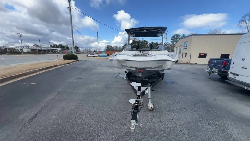 Slide: The Image of Malibu Wakesetter 23 MXZ 2021 - 22